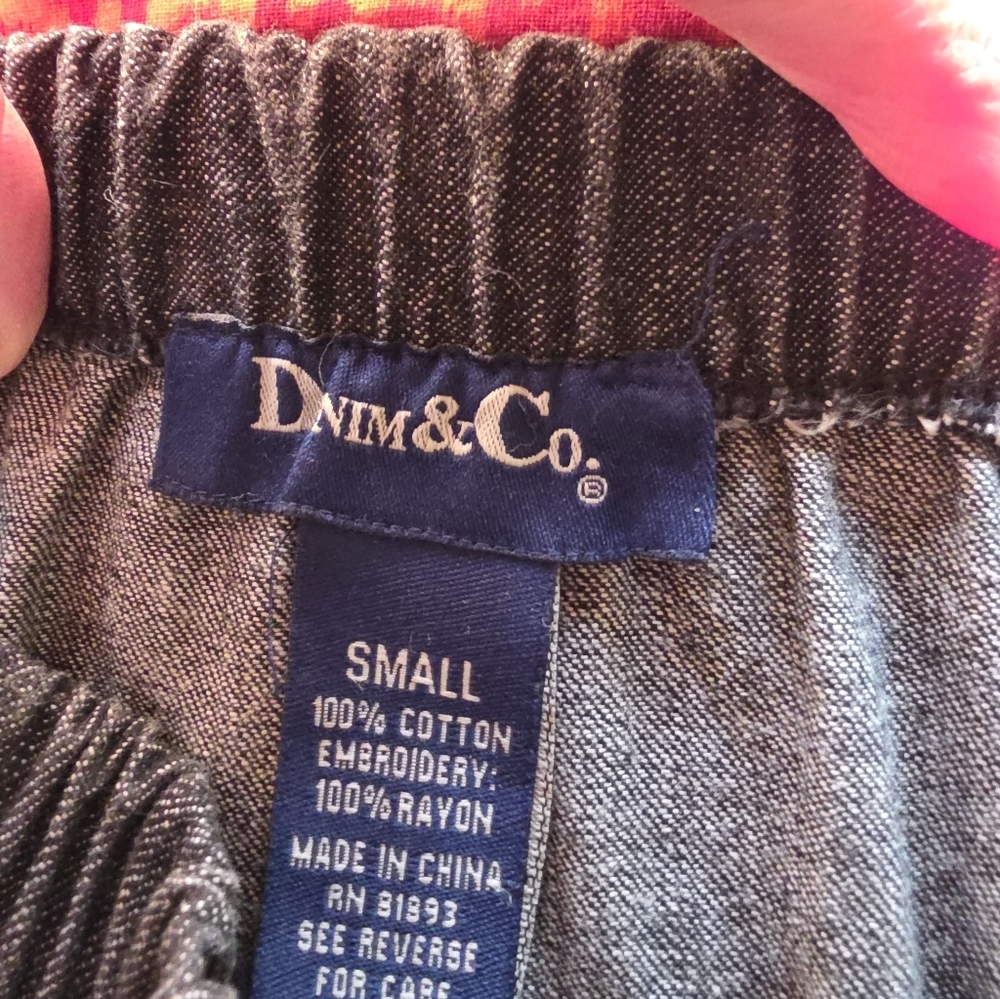 Denim&Co Black Maxi Skirt with Floral Embroidery - Picture 2 of 5